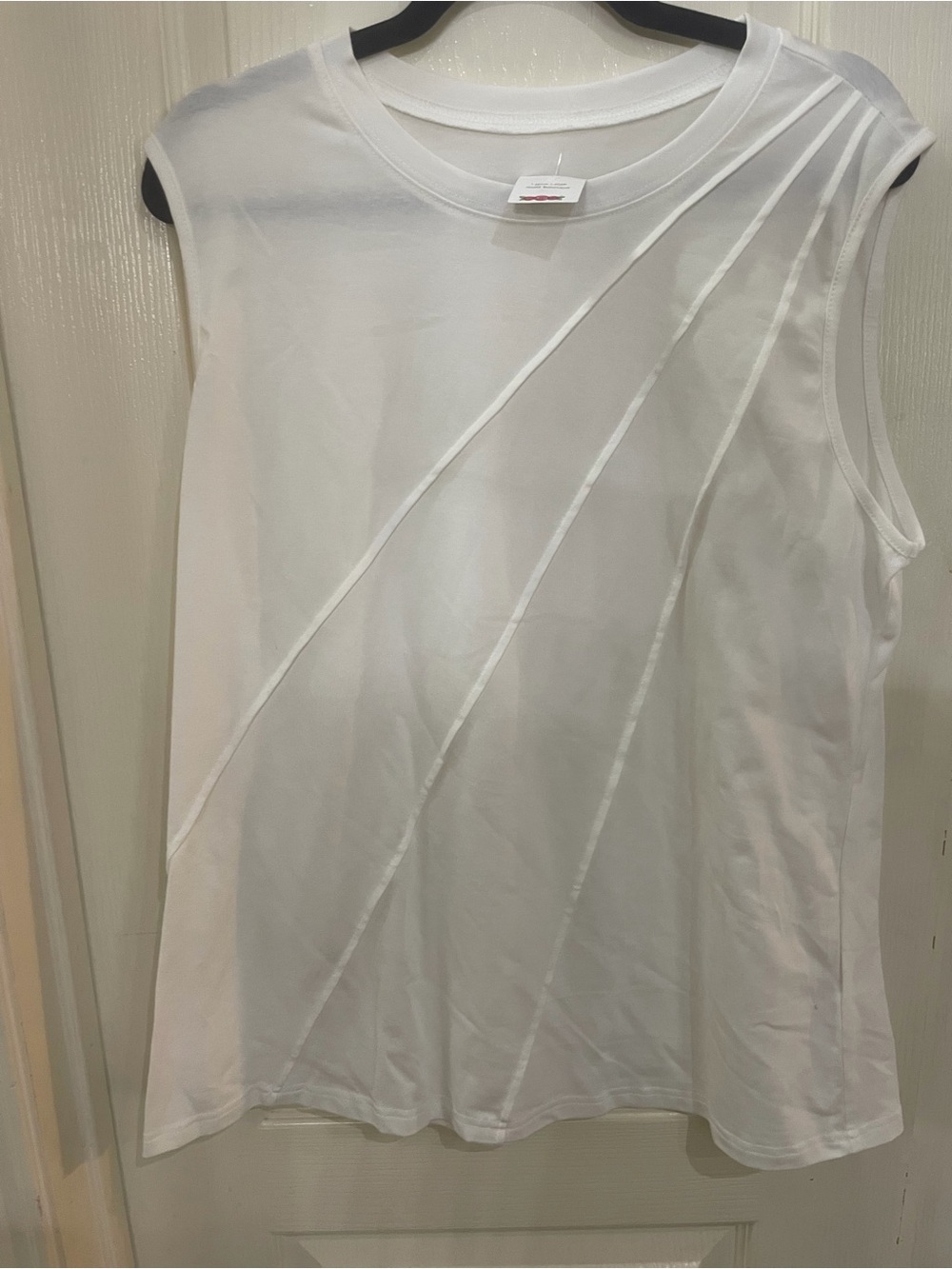 White Sleeveless Diagonal Seam Tank Top